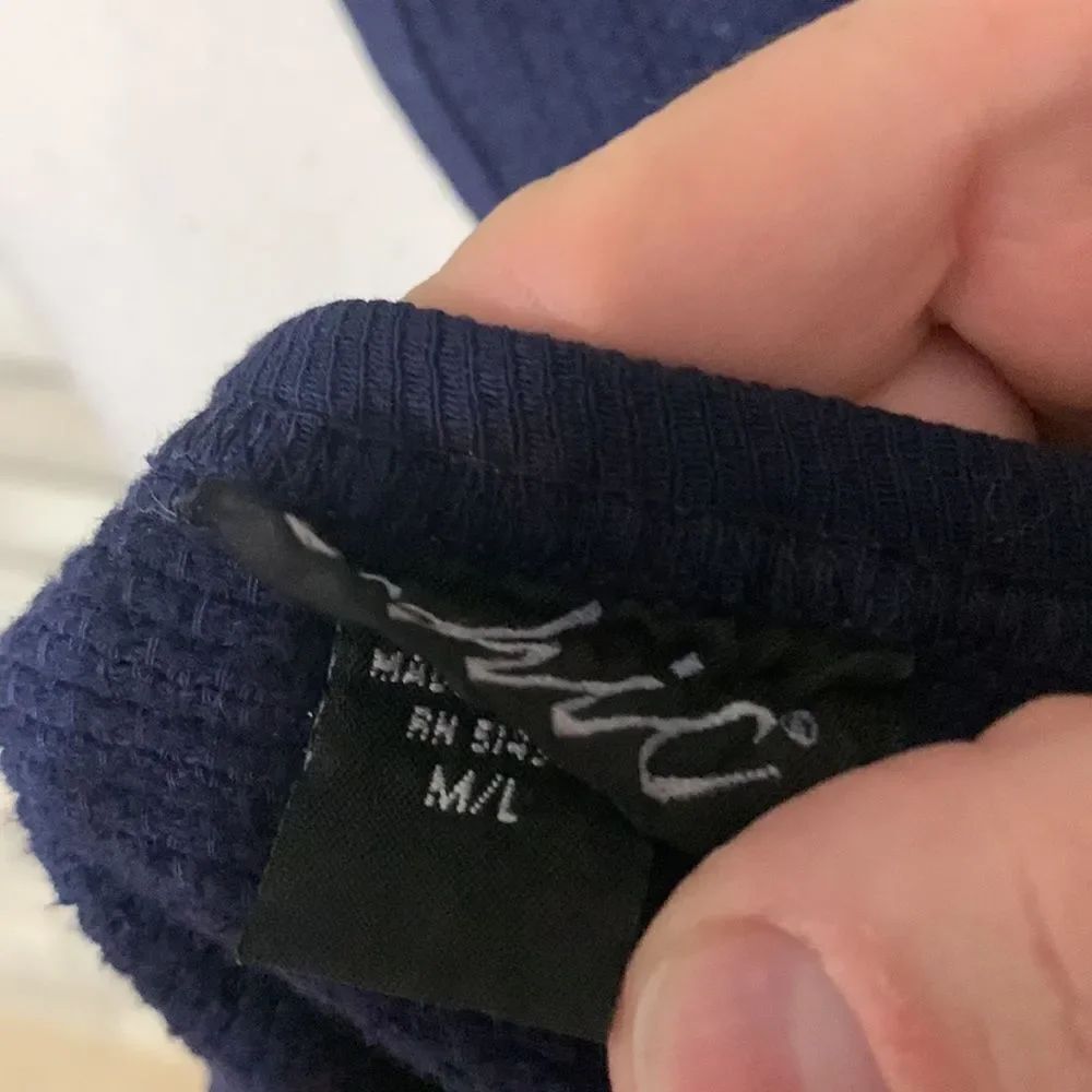 3for$20 sweater m/L - Picture 3 of 3